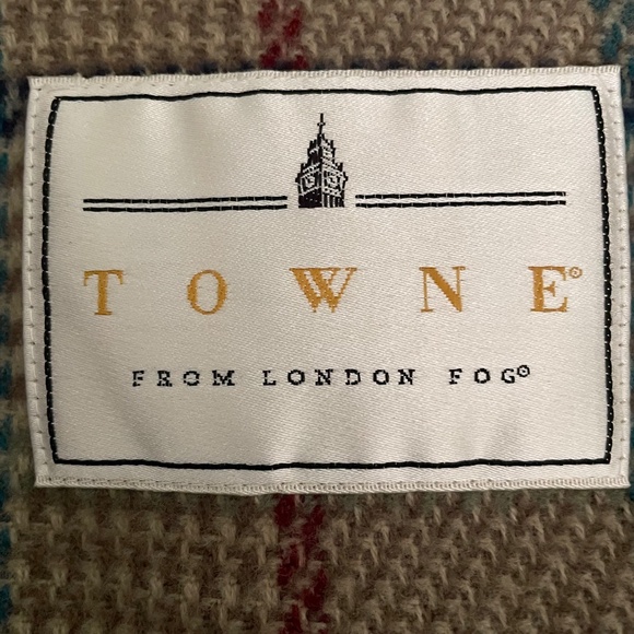 TOWNE FROM LONDON FOG Trench Coat | size 6 Petite |Comes with heavy liner inside - Picture 4 of 6